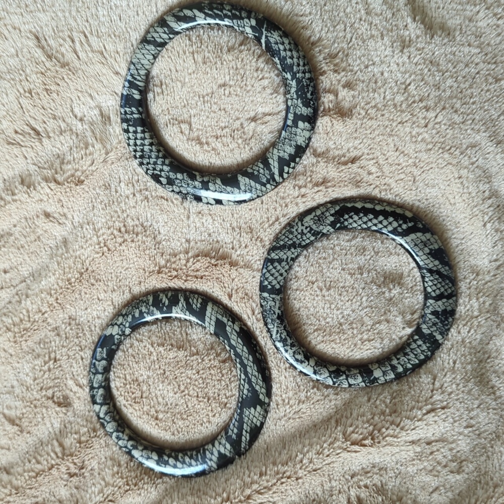 Python earring & bracelet set - Picture 2 of 5